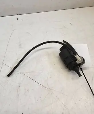 Renault Laguna I Windscreen/windshield washer pump 7700821782