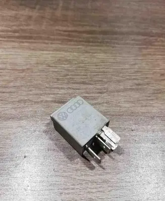 Volkswagen PASSAT B6 Other relay 1K0951253 0332011100