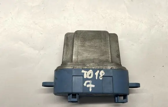 Porsche Cayenne (9PA) Heater blower fan relay 7L0907521