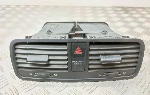 Skoda Yeti (5L) Dash center air vent grill