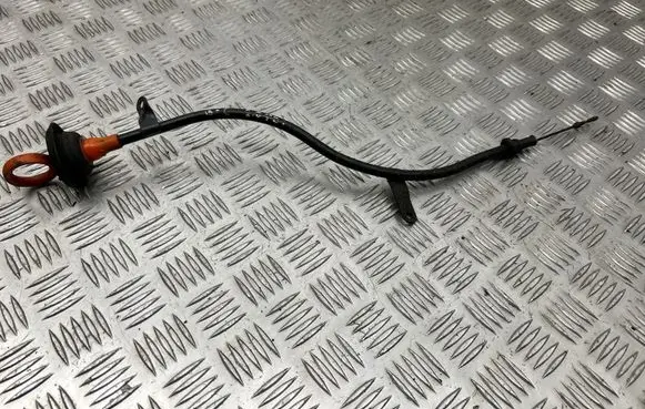 Volkswagen PASSAT B6 Oil level dip stick 