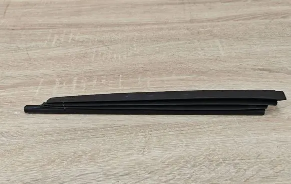 Audi A5 Sportback 8TA Windshield trim 8D9877782A
