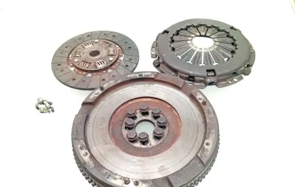 Toyota Avensis Verso Clutch set kit ADT33168