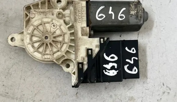 Seat Ibiza IV (6J,6P) Front door window regulator motor 0536006001