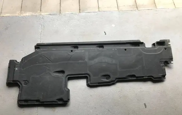 Audi A8 S8 D5 Fuel tank bottom protection 4H4825208C 4N4825208D