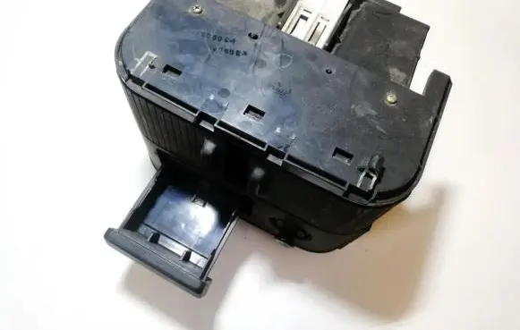 Nissan X-Trail T30 Glove box 68108eq400