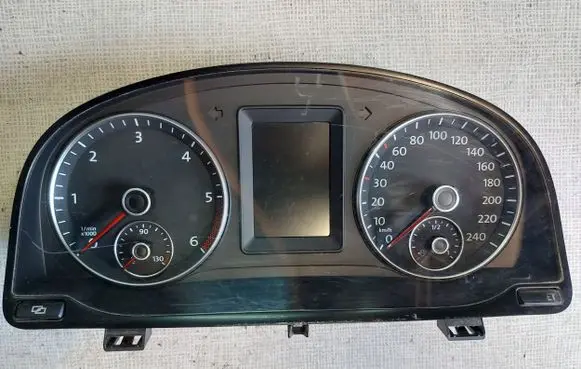 Volkswagen Caddy Speedometer (instrument cluster) 2K0920875E