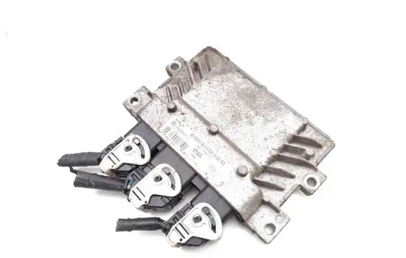 Ford Fiesta Engine control unit/module 8V21-12A650-TG S180047003