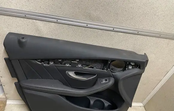 Mercedes-Benz GLC X253 C253 Front door card panel trim