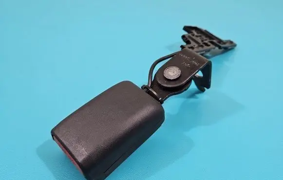 Tesla Model 3 Rear seatbelt 1085939-01-E IMPRK1437687
