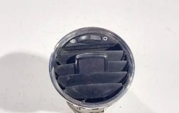 Peugeot 308 Dash center air vent grill 9658515377