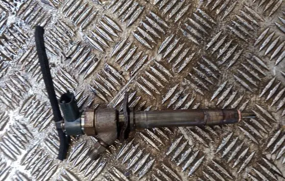Volvo S80 Fuel injector 0445110078
