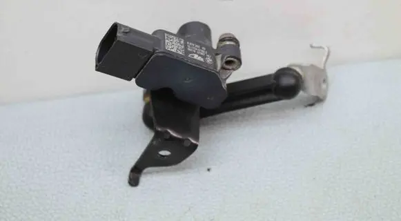 Mini Cooper Countryman R60 Air suspension front height level sensor 6870200 6853714
