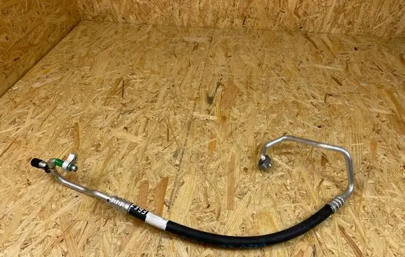 Hyundai i30 Air conditioning (A/C) pipe/hose 97762J7200