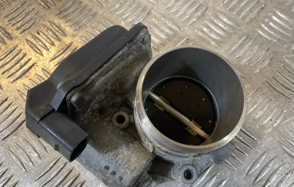 Seat Exeo (3R) Throttle valve 06F133062Q A2C53390403