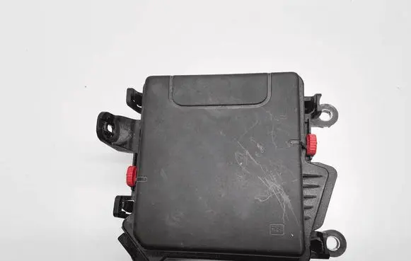Renault Zoe Fuse module 284B03998R