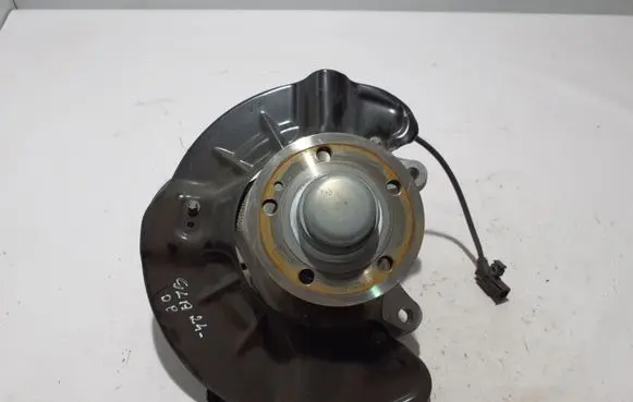 Mercedes-Benz GLA H247 Front wheel hub A2473320200