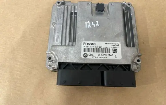 BMW 1 F20 F21 Engine control unit/module 8576341 0281030325 170012503