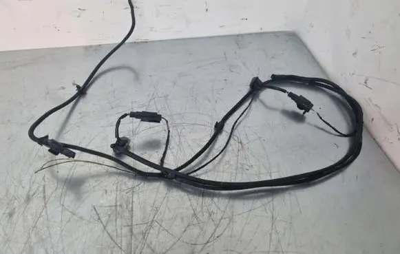 Ford Focus Windshield washer spray nozzle BM5117666AB