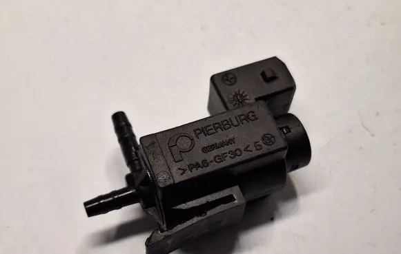 BMW 3 E90 E91 Valve vacuum 7810831 11747810831 11741742712