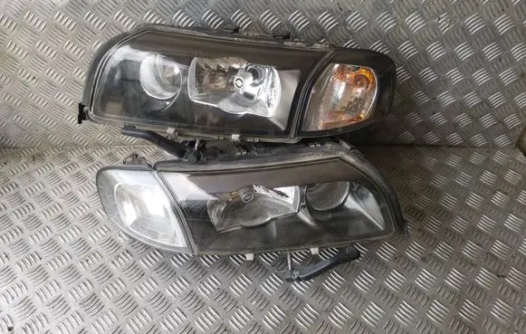 Volvo S80 Headlights/headlamps set 30716979 89900215 30716978