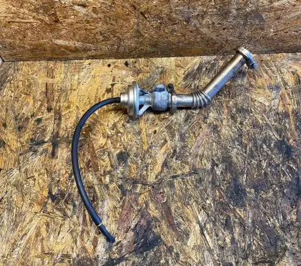 Mercedes-Benz E W124 EGR valve 0021400060