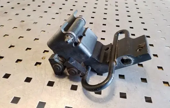 Audi A8 S8 D2 4D Rear door lower hinge 4D0833412