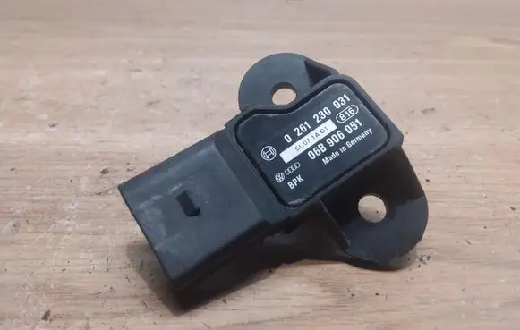 Skoda Fabia Mk2 (5J) Air pressure sensor 06B906051
