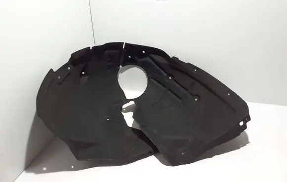 Front wheel arch liner splash guards