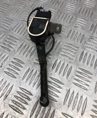 Headlight/headlamp level sensor