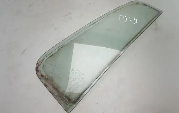 Rear vent window glass