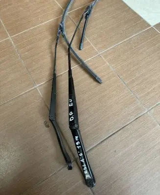 Tesla Model S Windshield/front glass wiper blade 