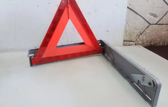 Volkswagen Golf IV Emergency warning sign 