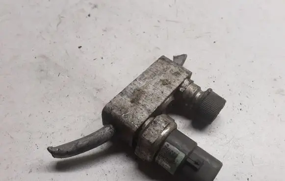 Toyota Corolla E120 E130 Air conditioning (A/C) pressure sensor 4434400050