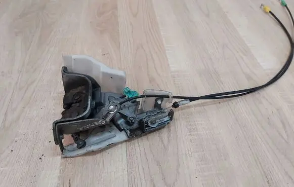 Toyota Sienna XL30 III Lock set 