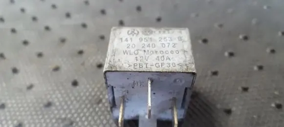 Audi TT Mk1 Other relay 141951253B 20240072