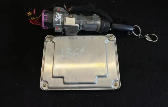Volkswagen PASSAT B5.5 Engine ECU kit and lock set 4B0905851
