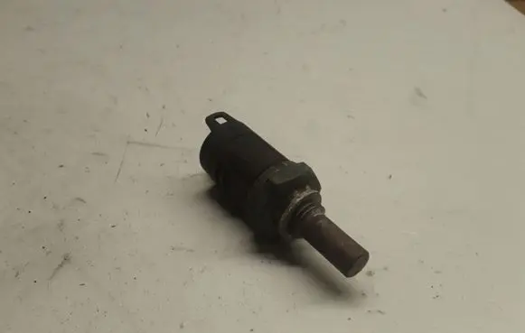 BMW 5 E39 Coolant temperature sensor 13621703993