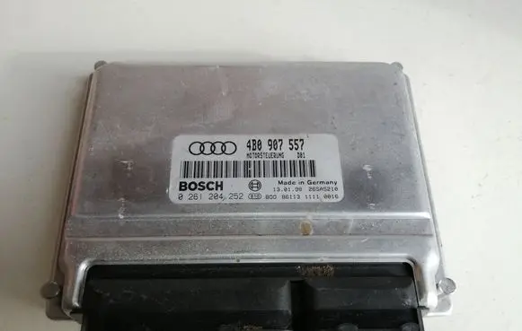 Audi A6 S6 C5 4B Engine control unit/module 4B0907557 0261204252