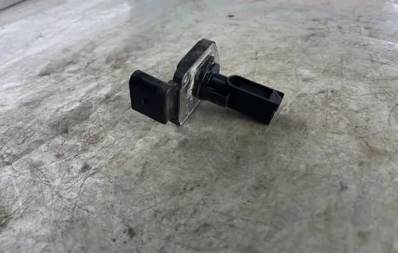 Audi A8 S8 D3 4E Mass air flow meter 057906461F AFH7OM61