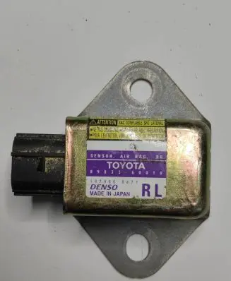 Toyota Land Cruiser (J120) Airbag deployment crash/impact sensor 8983360010 1879000471