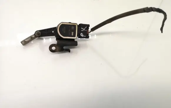 Headlight/headlamp level sensor