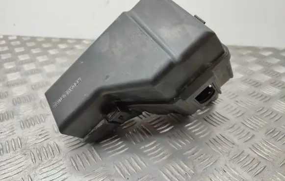 Toyota RAV 4 (XA20) Fuse box set