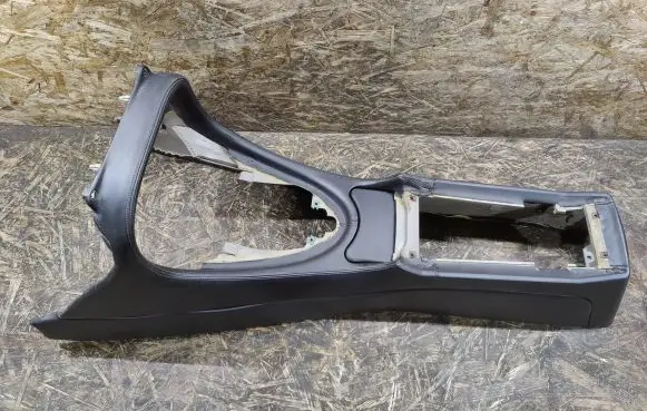 Jaguar XJS Center console GNC7620