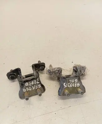 Mitsubishi Grandis Loading door hinge set 
