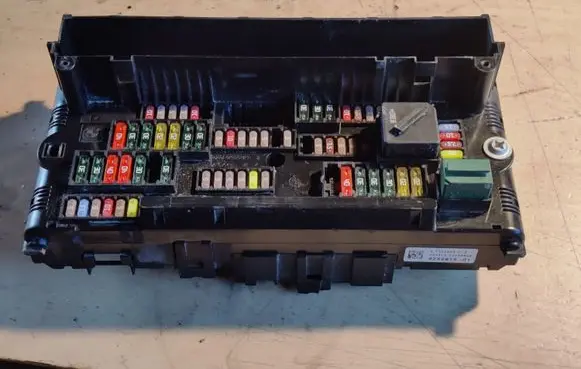 BMW 5 F10 F11 Fuse box set 9252815 925281501