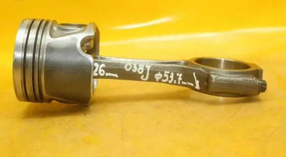 Volkswagen PASSAT B6 Piston 7901J 038J