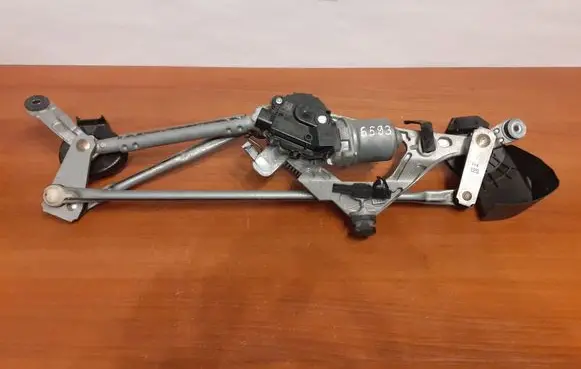 Lexus CT 200H Front wiper linkage and motor 1593006410 6593