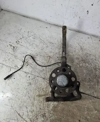 Front wheel hub