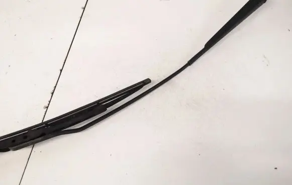 Volkswagen Golf IV Front wiper blade arm 1j1955410a